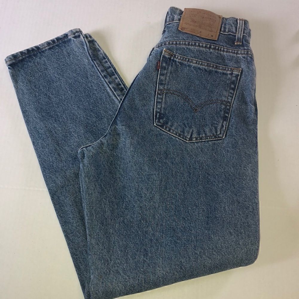 ✔️Vintage High Waist Ribcage Levi Mom Jeans